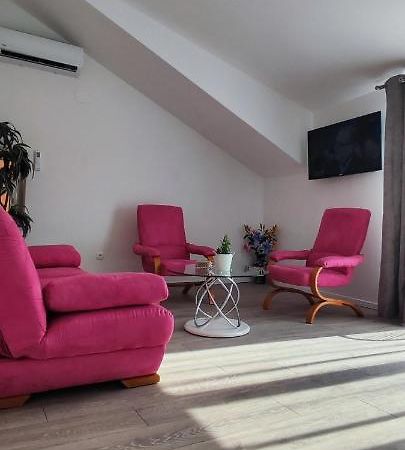 Apartman Leona Kaštela Exteriör bild