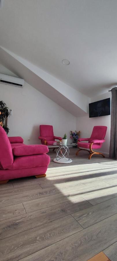 Apartman Leona Kaštela Exteriör bild