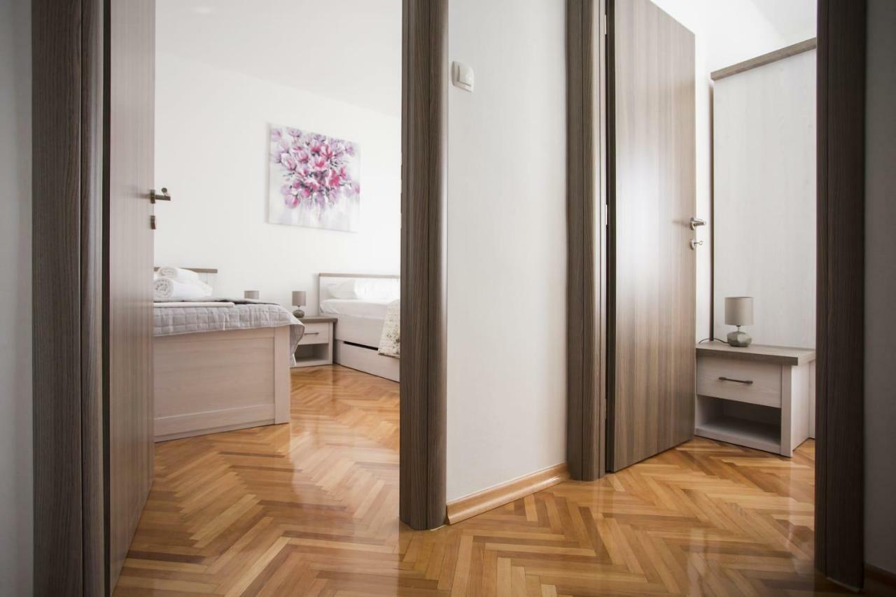 Apartman Leona Kaštela Exteriör bild