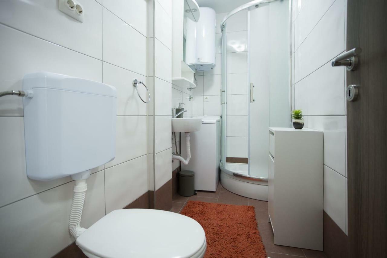 Apartman Leona Kaštela Exteriör bild